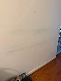Wall scuff marks (no coat hooks)