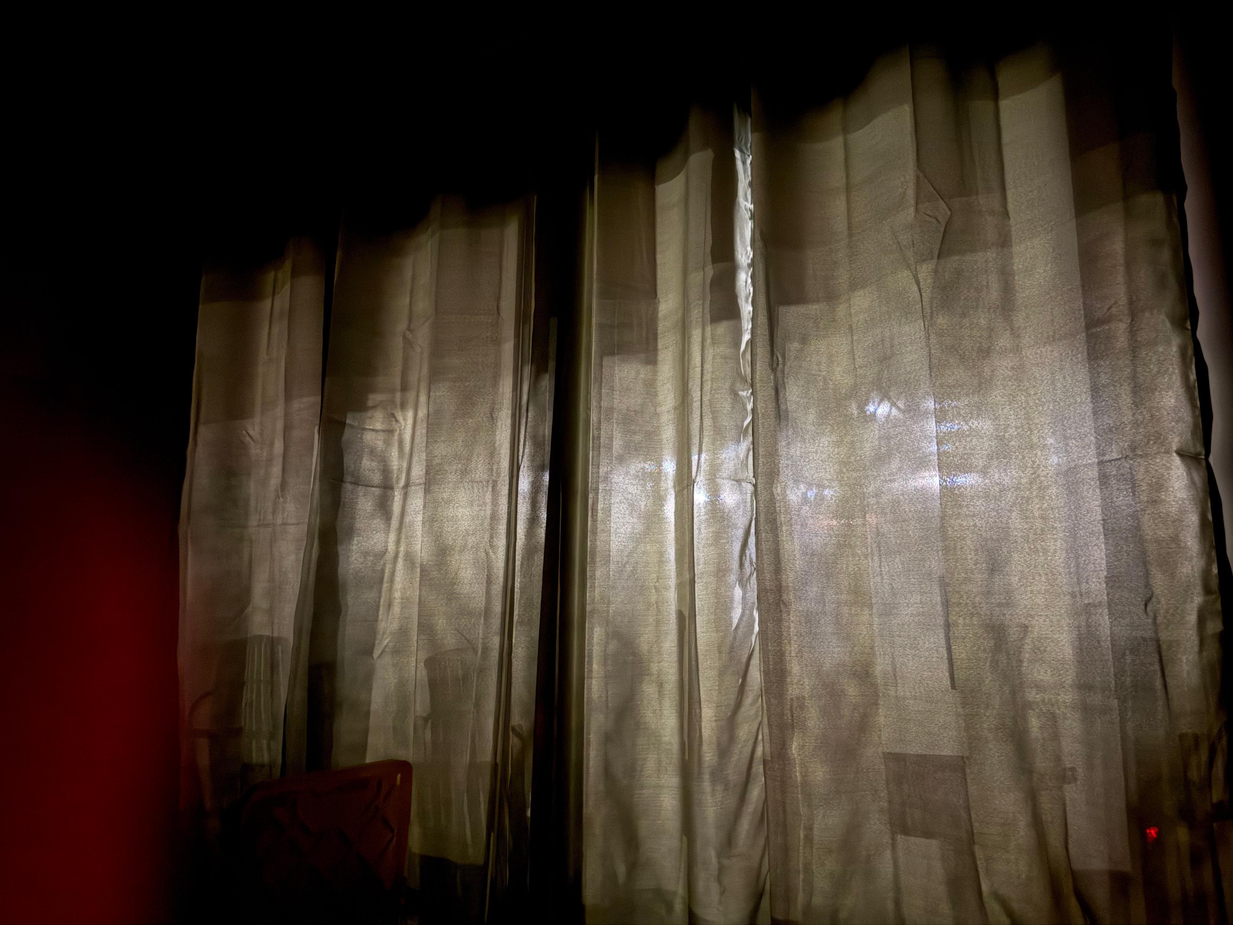 Light coming in at night/all night