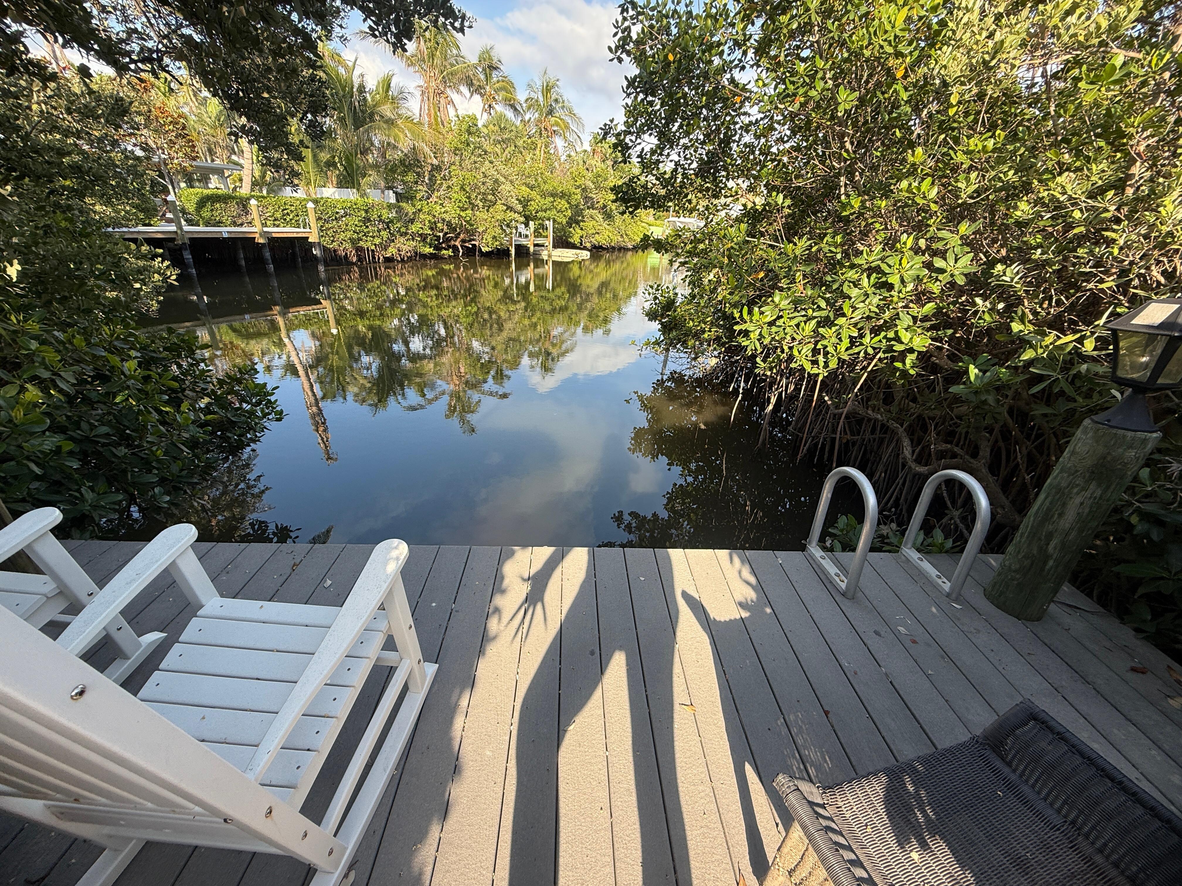 We saw manatees but I didn’t get a pic with them 