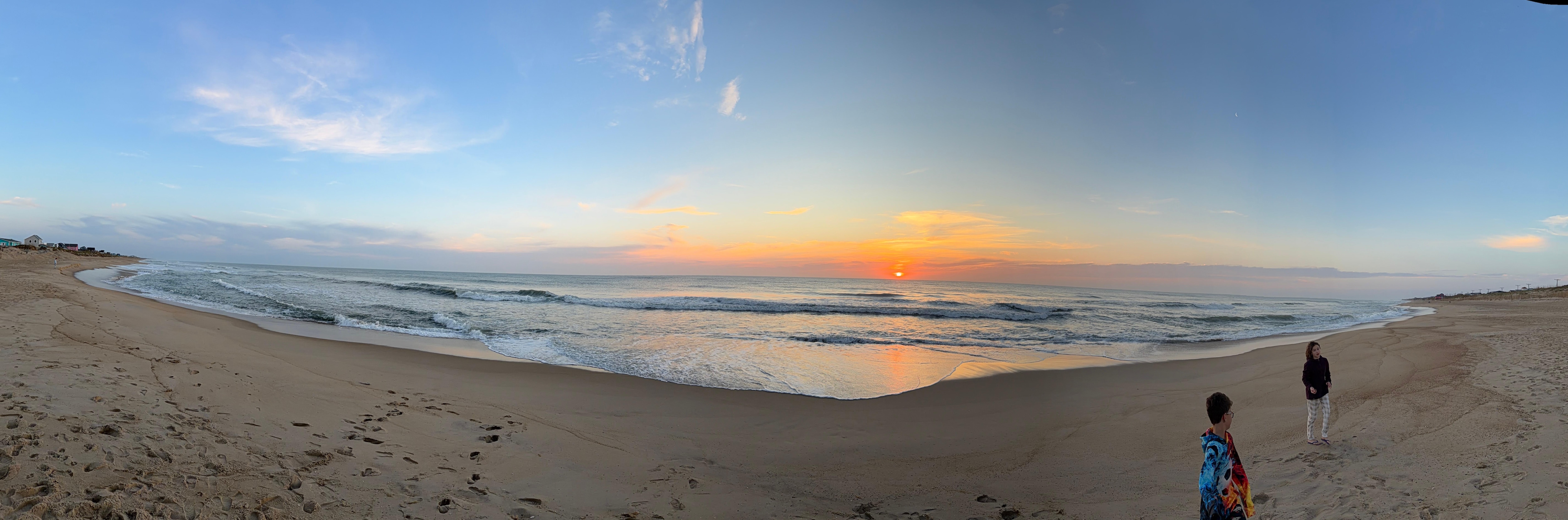 Short walk to the beach! 