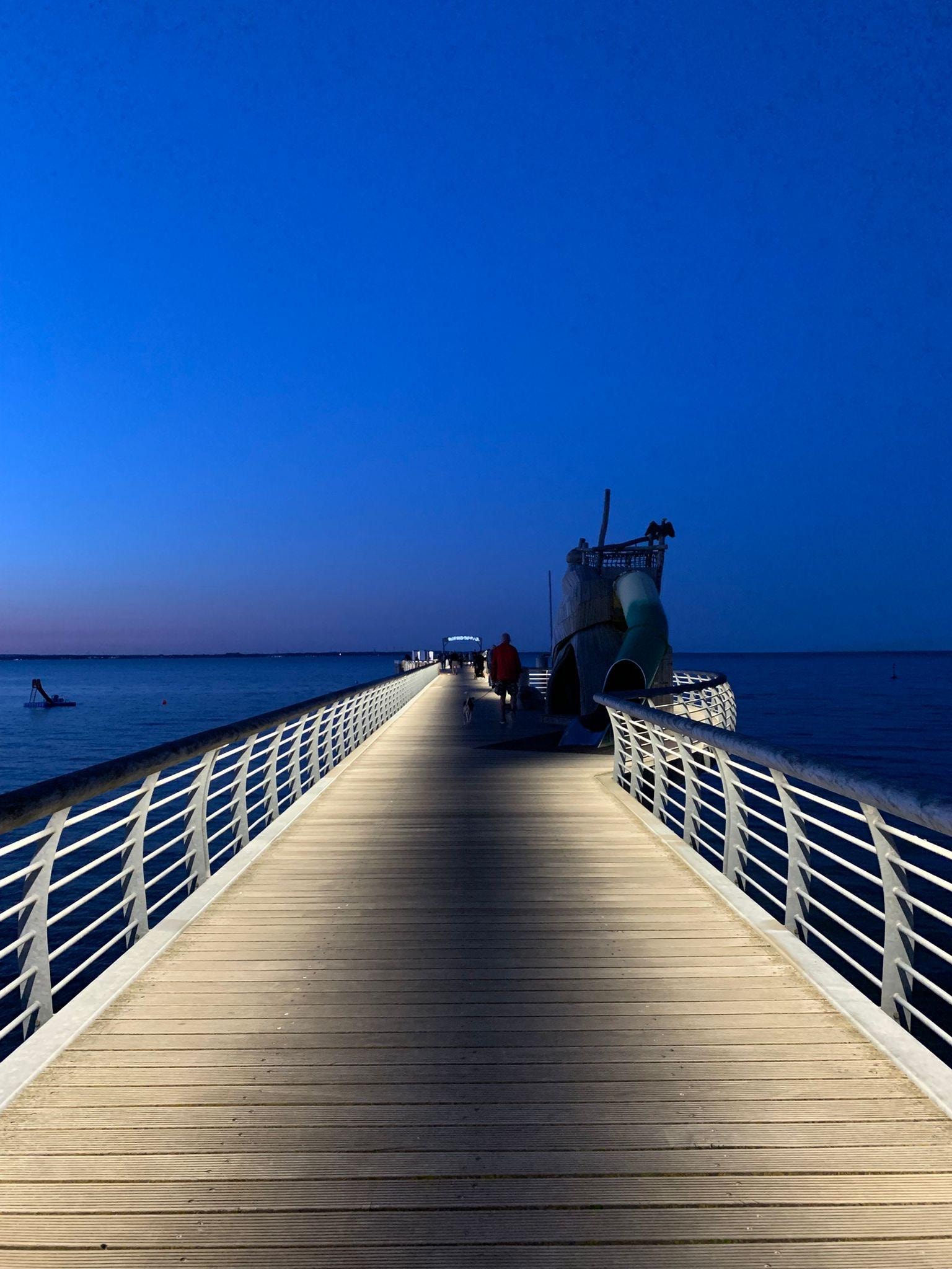Seebrücke bei nacht 