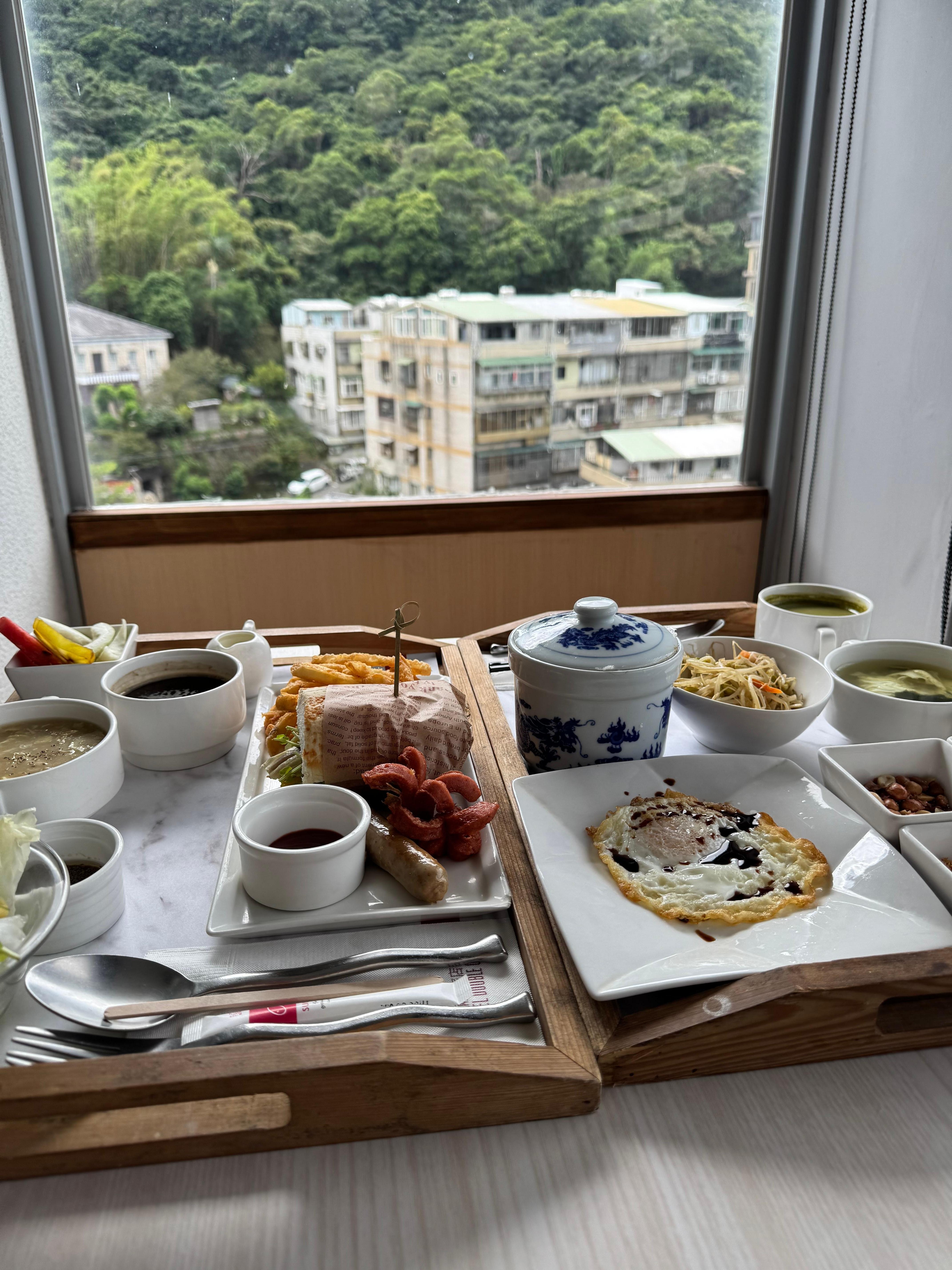 Breakfast delivered to room (with Mountain View)