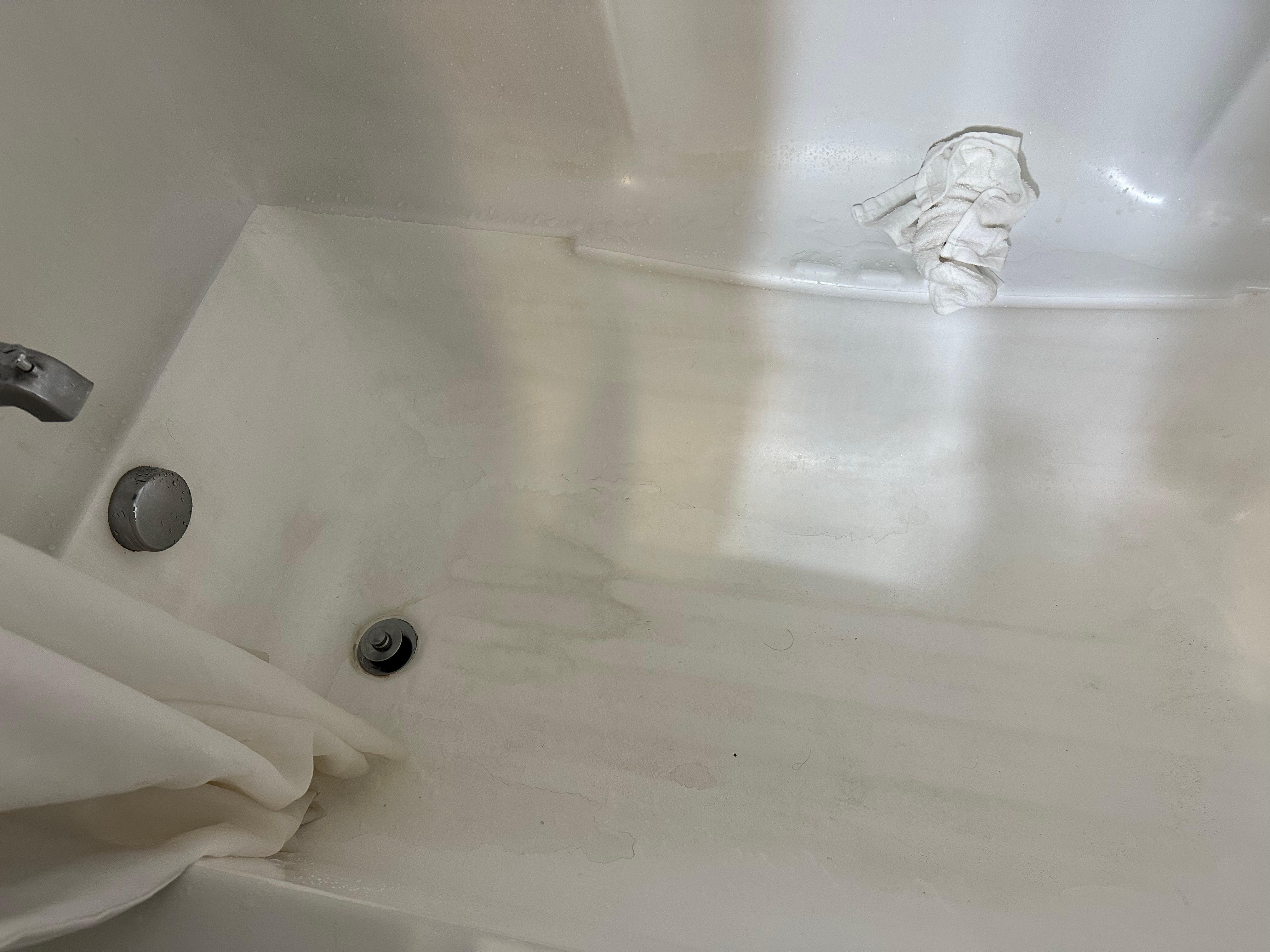 The tub when we arrived. 