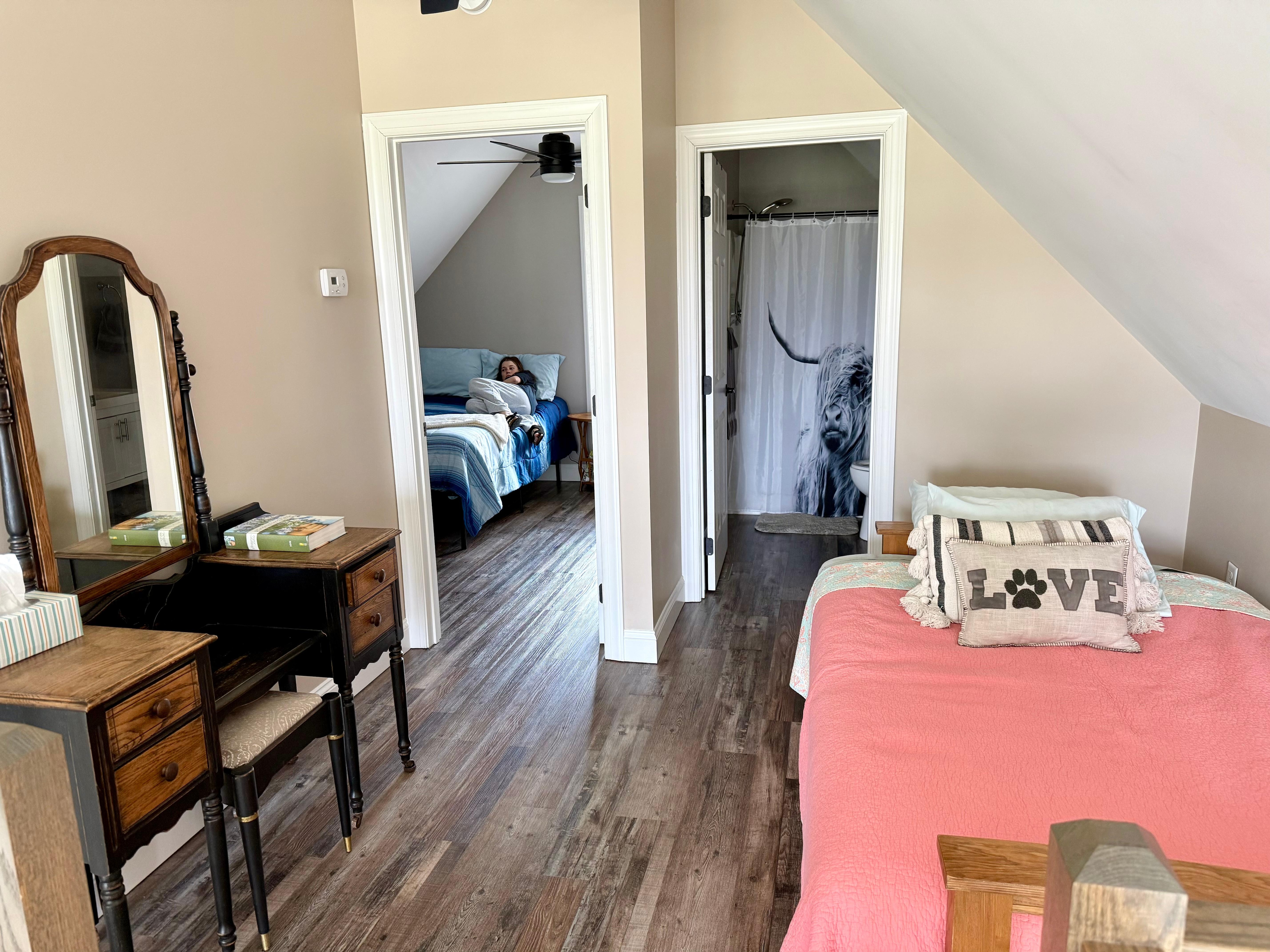 Upstairs loft, bathroom, & bedroom. 