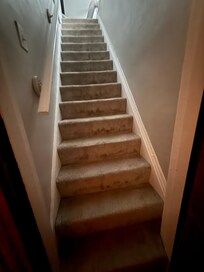 More steep steps to rest of sleeping area