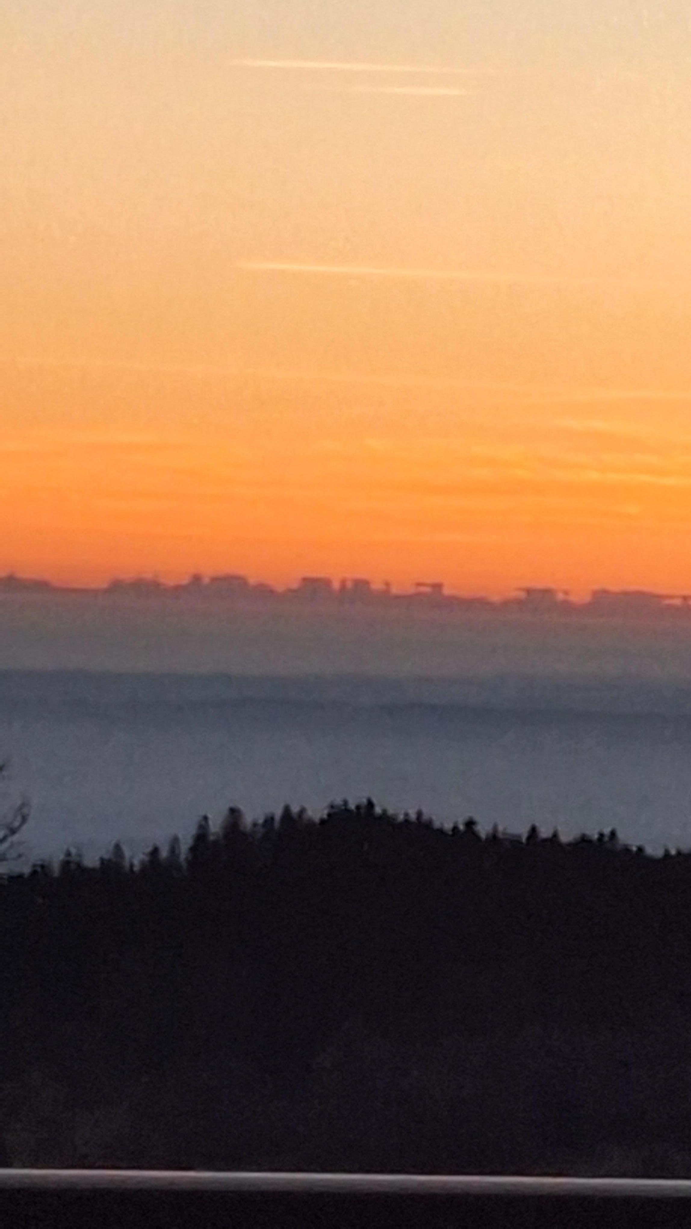 Ausblick auf die Alpen bei guter Fernsicht