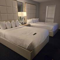 Oceanfront Double with Balcony Room 1402