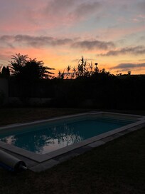 Abendstimmung am Pool