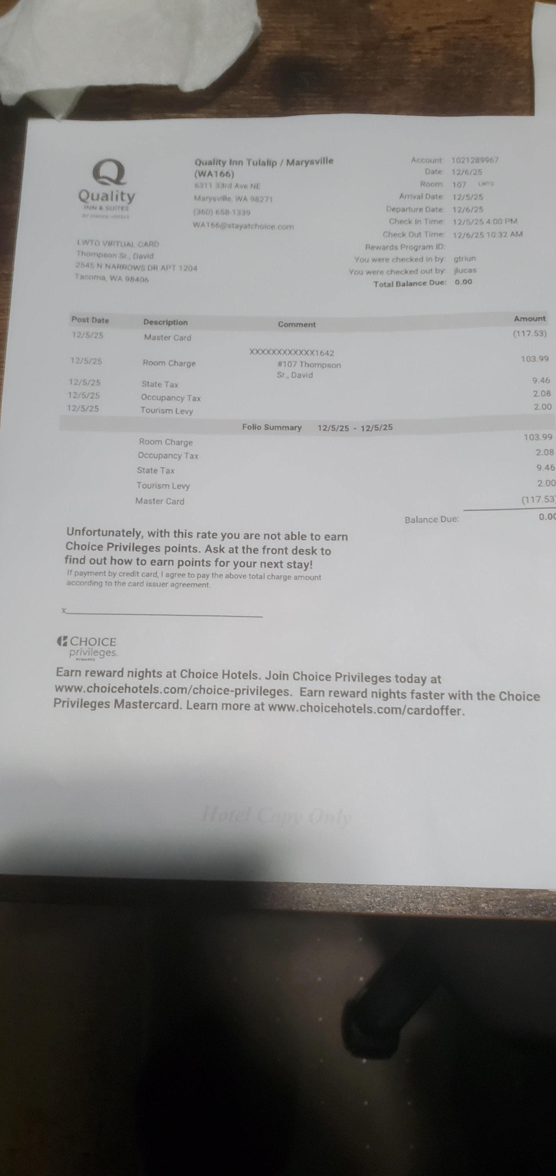 I paid twice for this room. Expedia owes me.