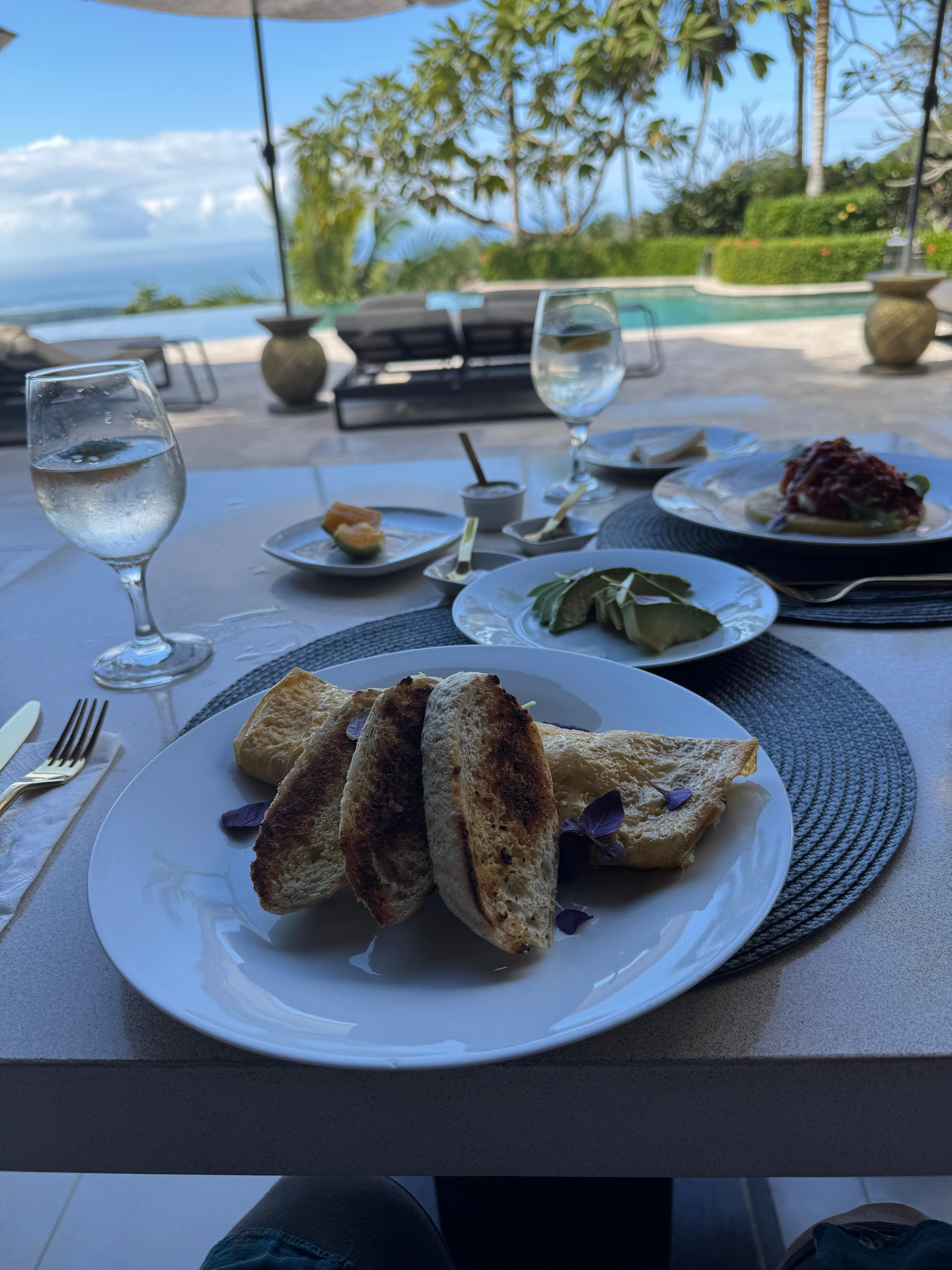 Breakfast in paradise!