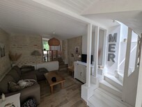 Eingangsbereich mit Wohnzimmer