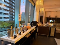 アルコール飲み放題です