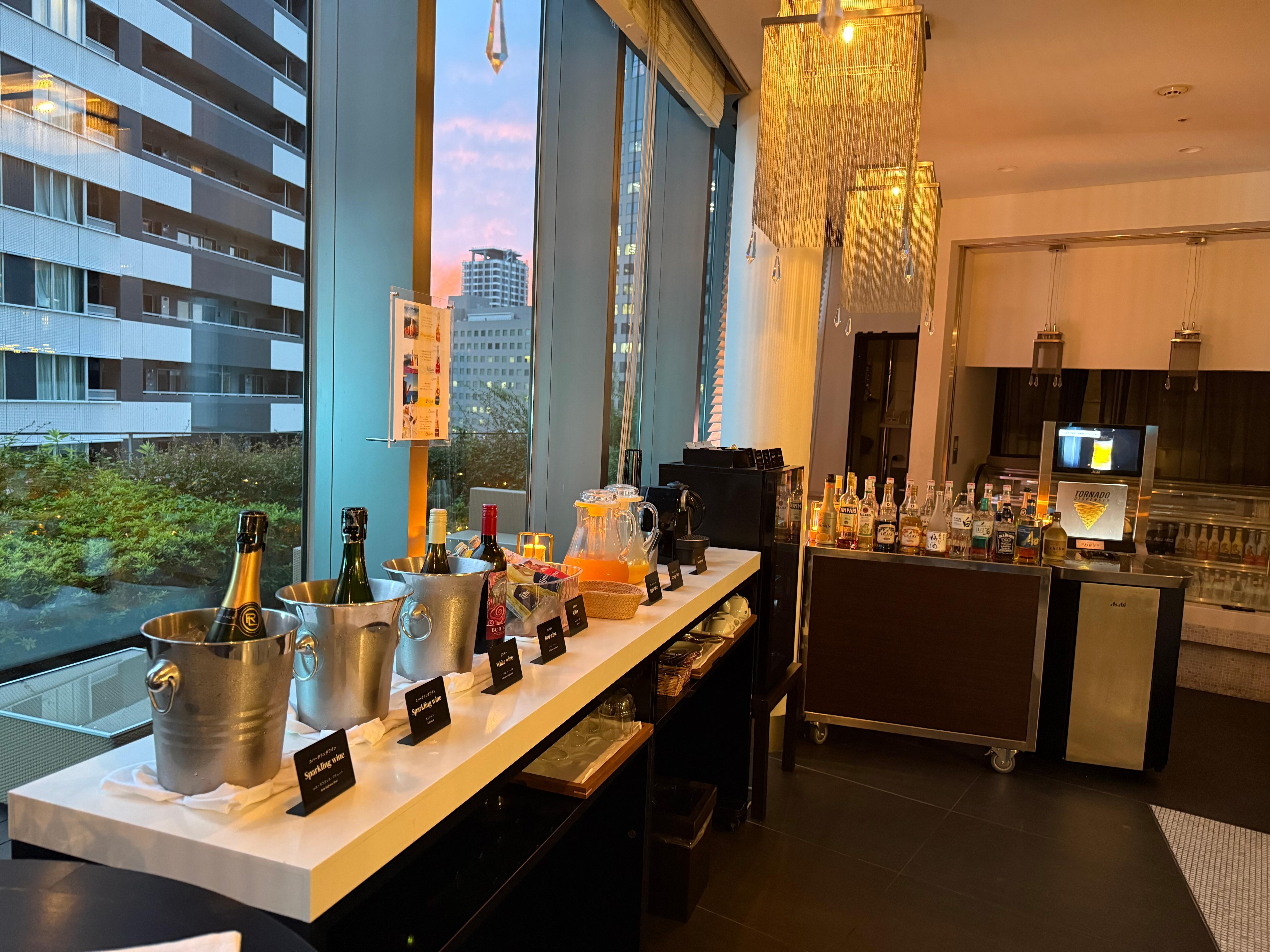 アルコール飲み放題です