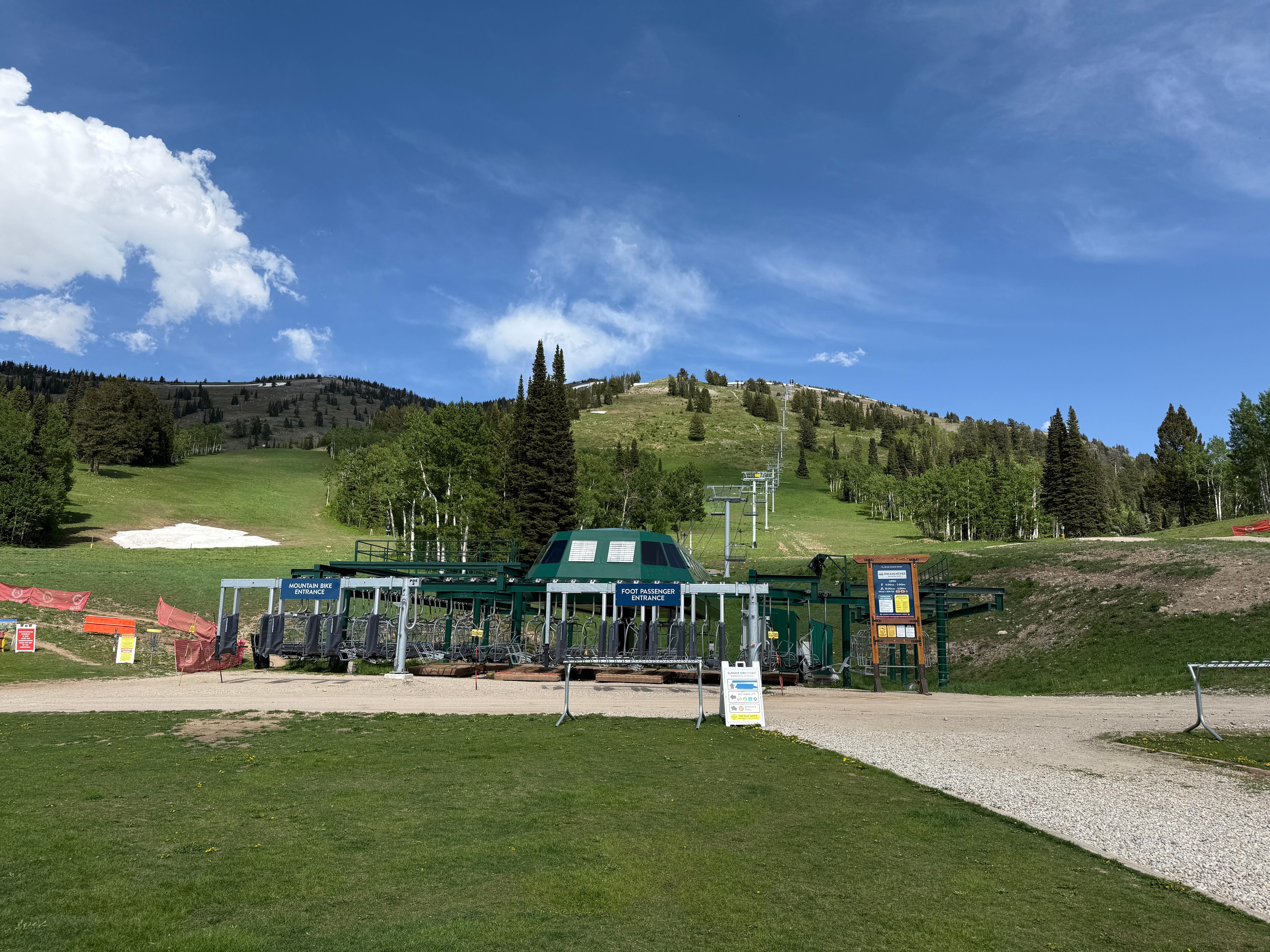 Ski/bike lift