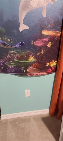 Peeling wallpaper/sticker