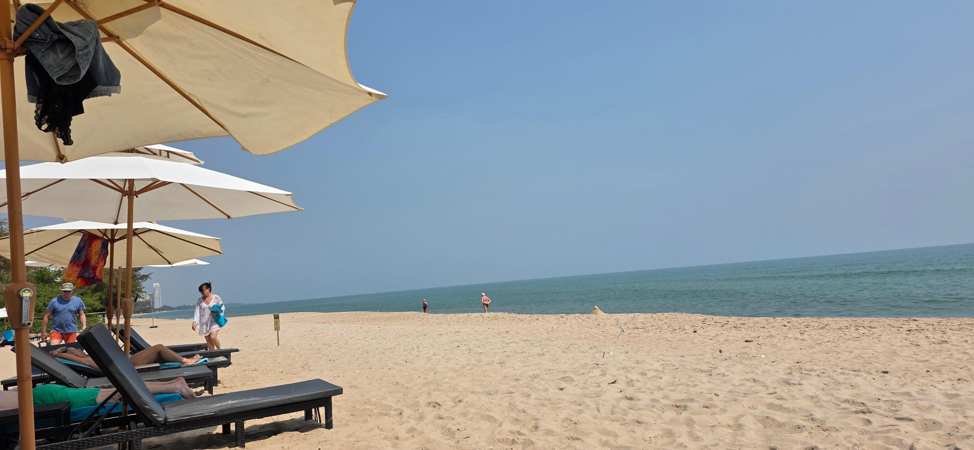 Hold beach for swimming 