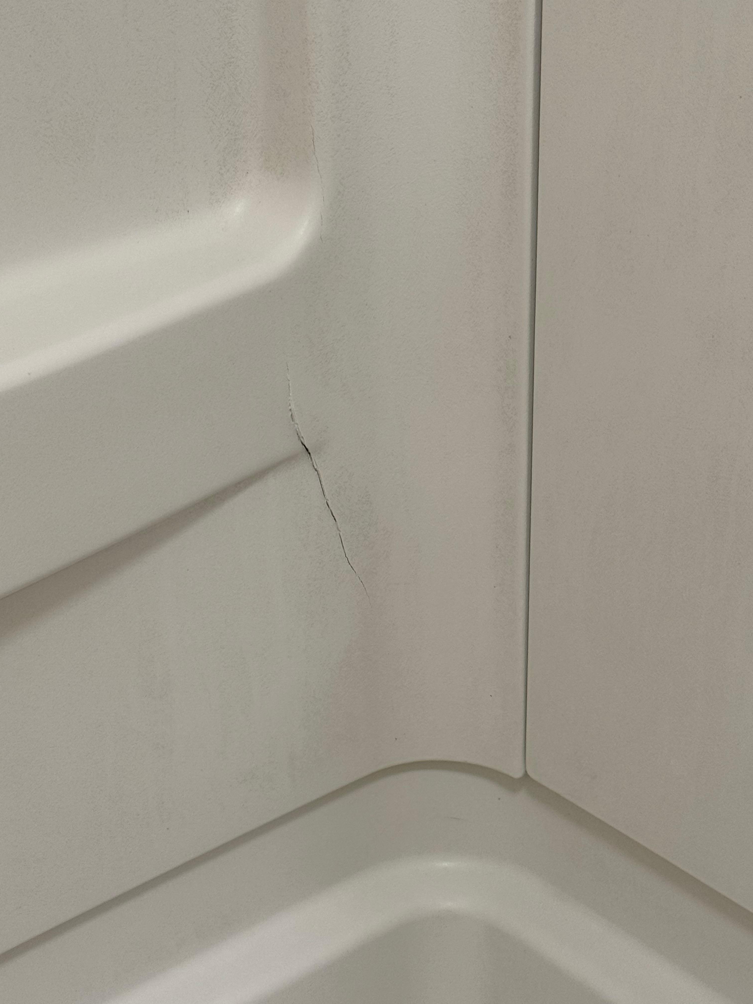 Dirty bath tub