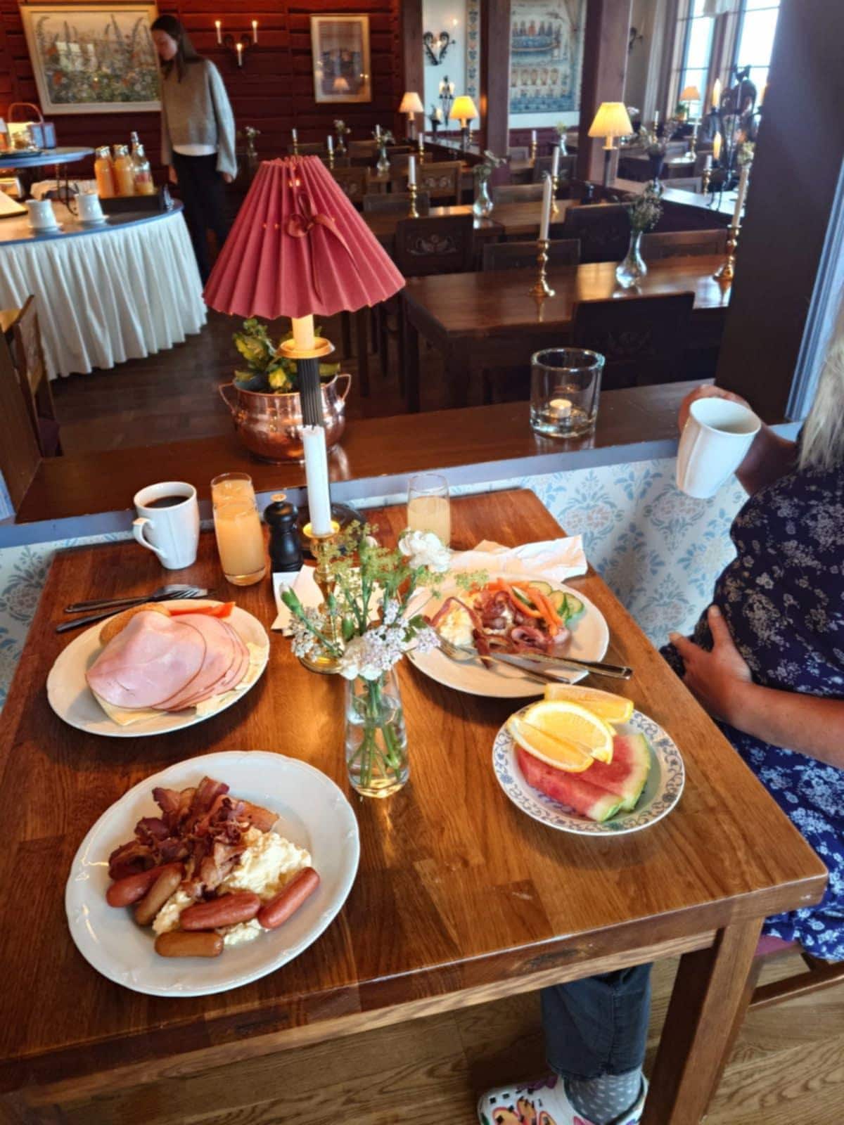 Frukosten i vacker Dala miljö 