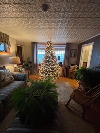 Bayside Inn sitting room