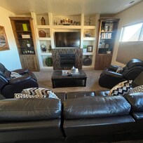 The living room is so comfortable! We got to hangout after a day of sightseeing, golf and shopping!