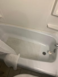 Bath tub- dirty