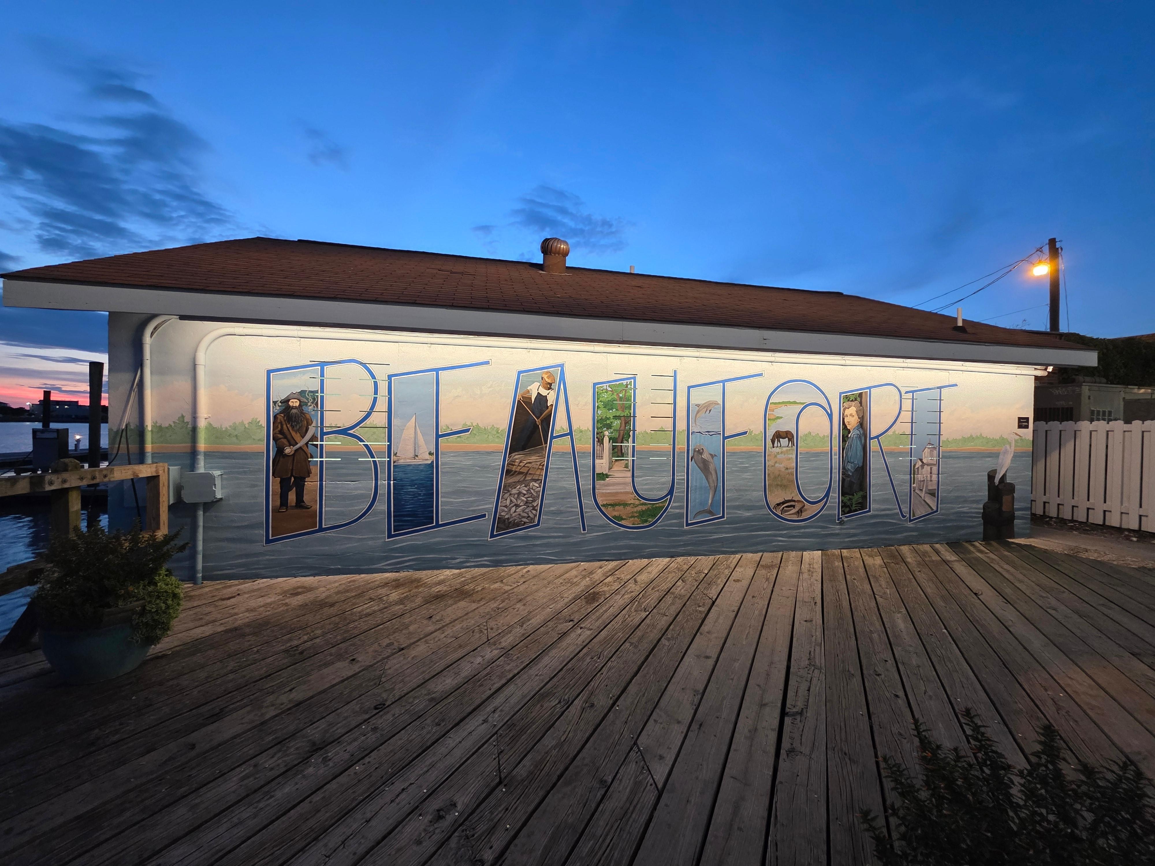 One of the many sights on our stroll along the boardwalk on Front Street 