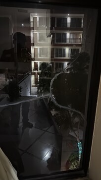 Cristal roto, habitación en planta alta