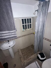 Small shower platform with no hot water