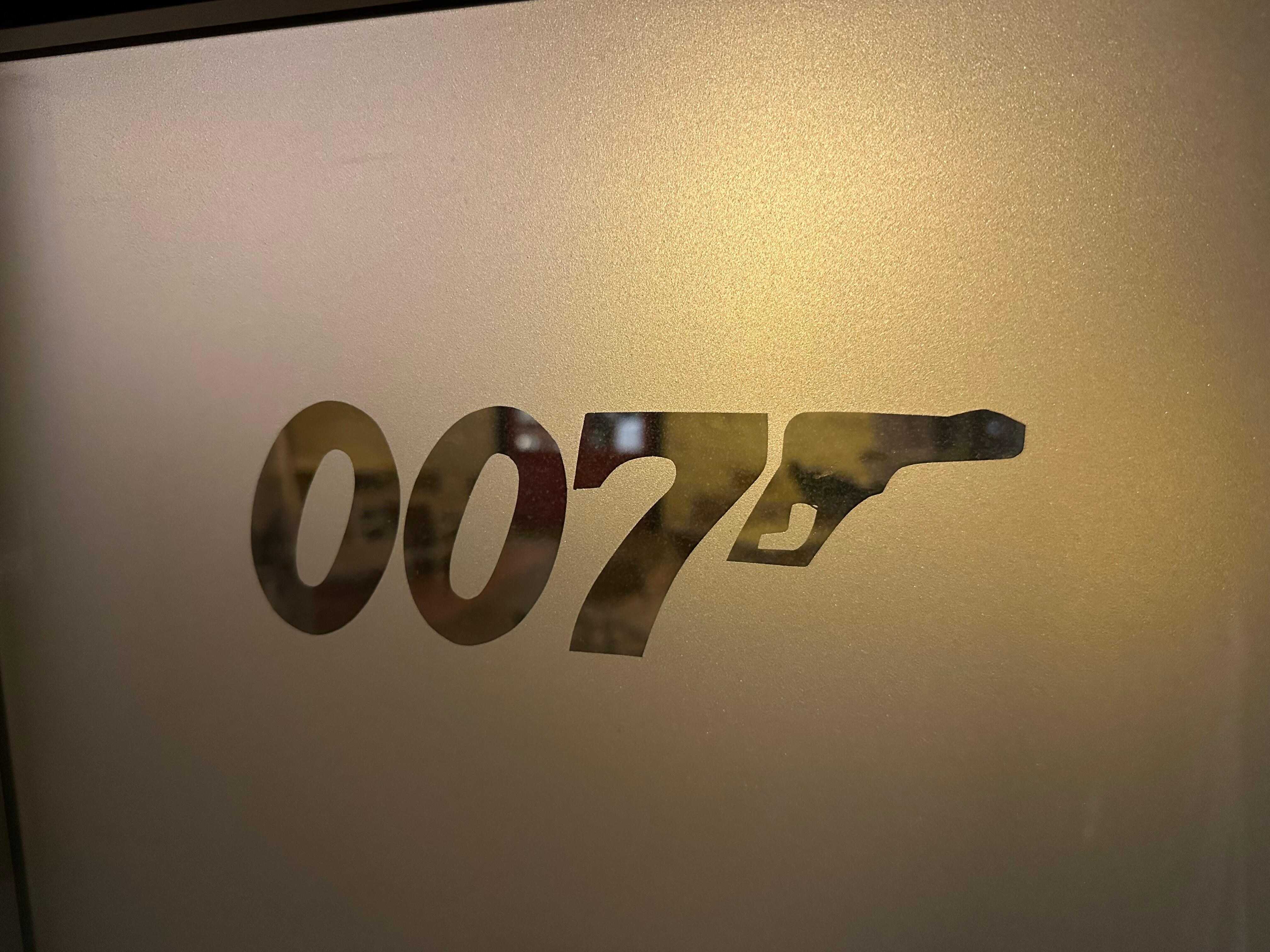The special 007 room! 