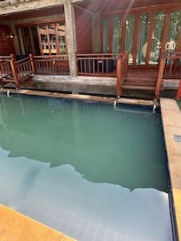 Non working “poolside” access room 😝