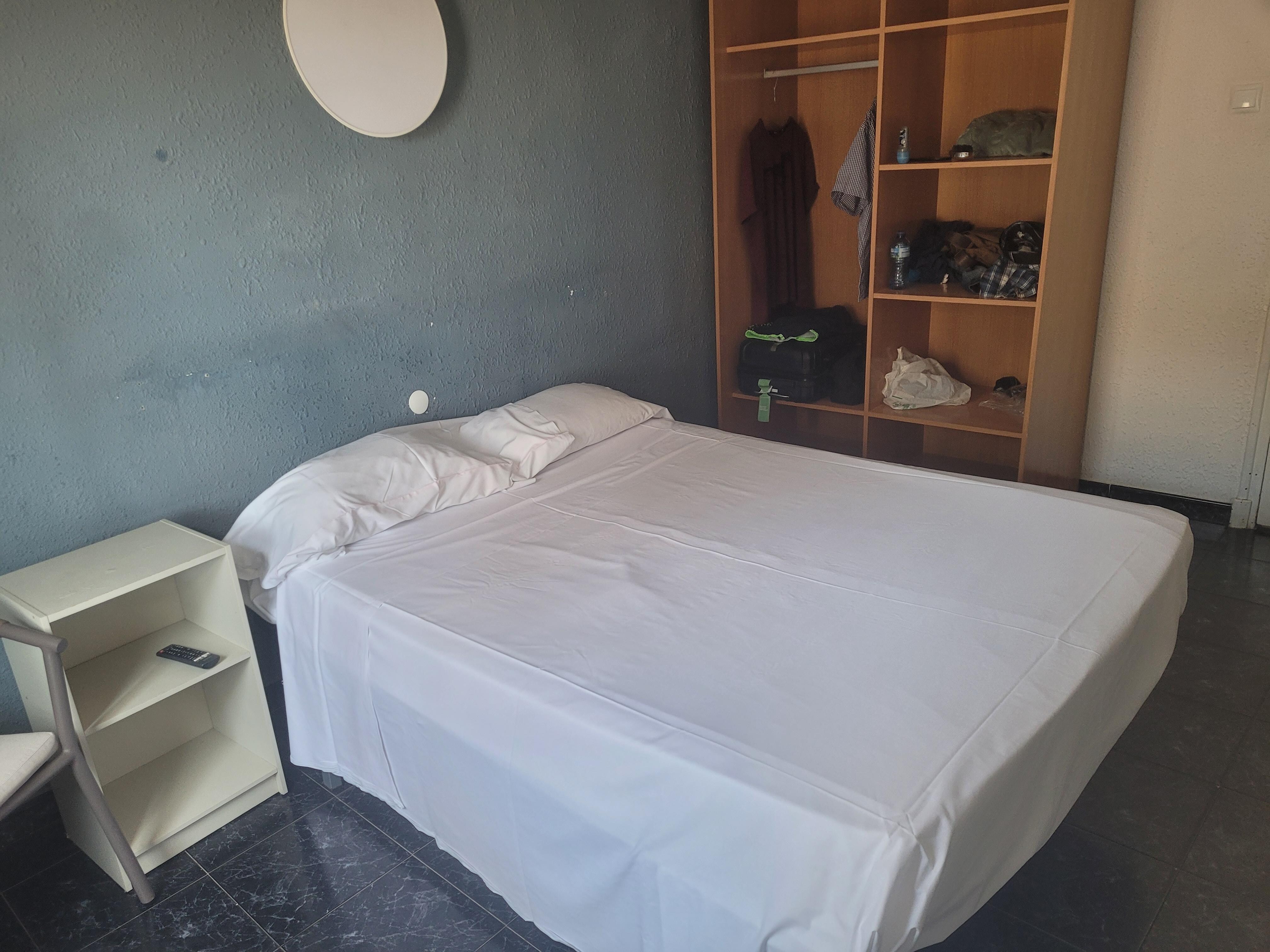 Doppelzimmer
Keine Steckdose in Bett nähe