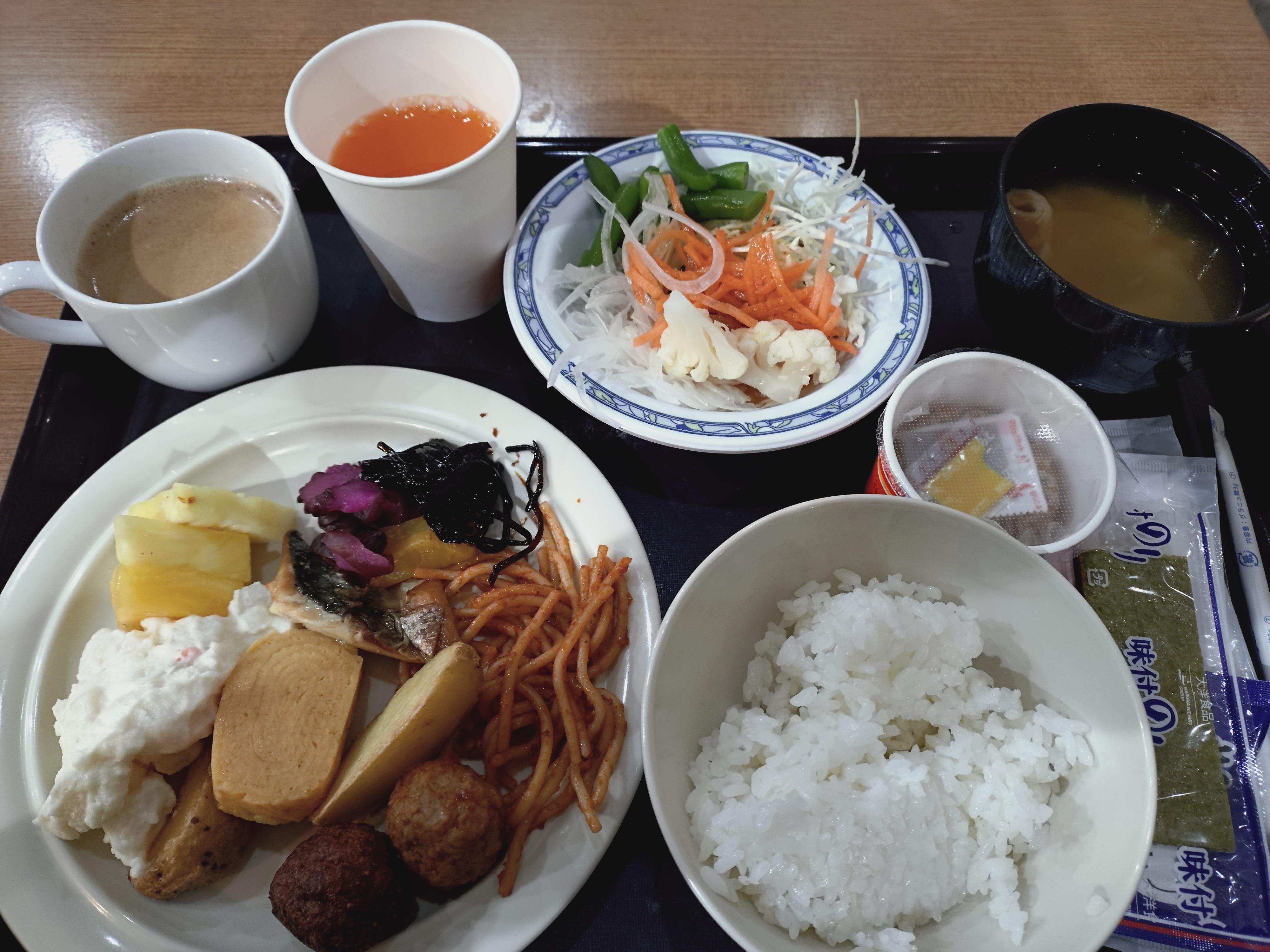 朝食は、バイキング形式。