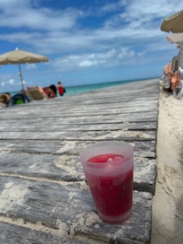 Great drink, excellent service beach side