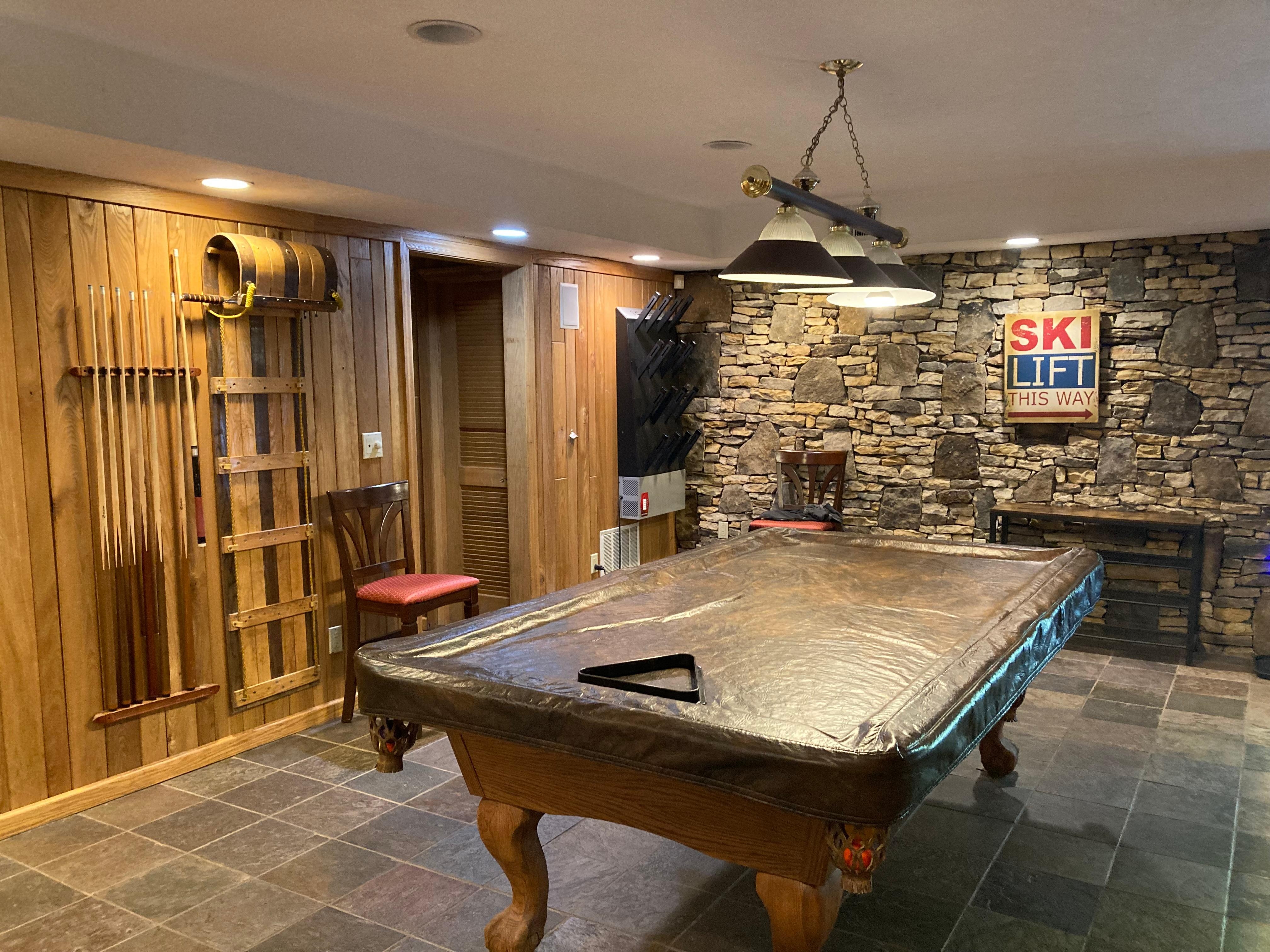Pool room and bar permitted family time and great fun!