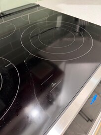 range top cracked upon arrival, notified owners.