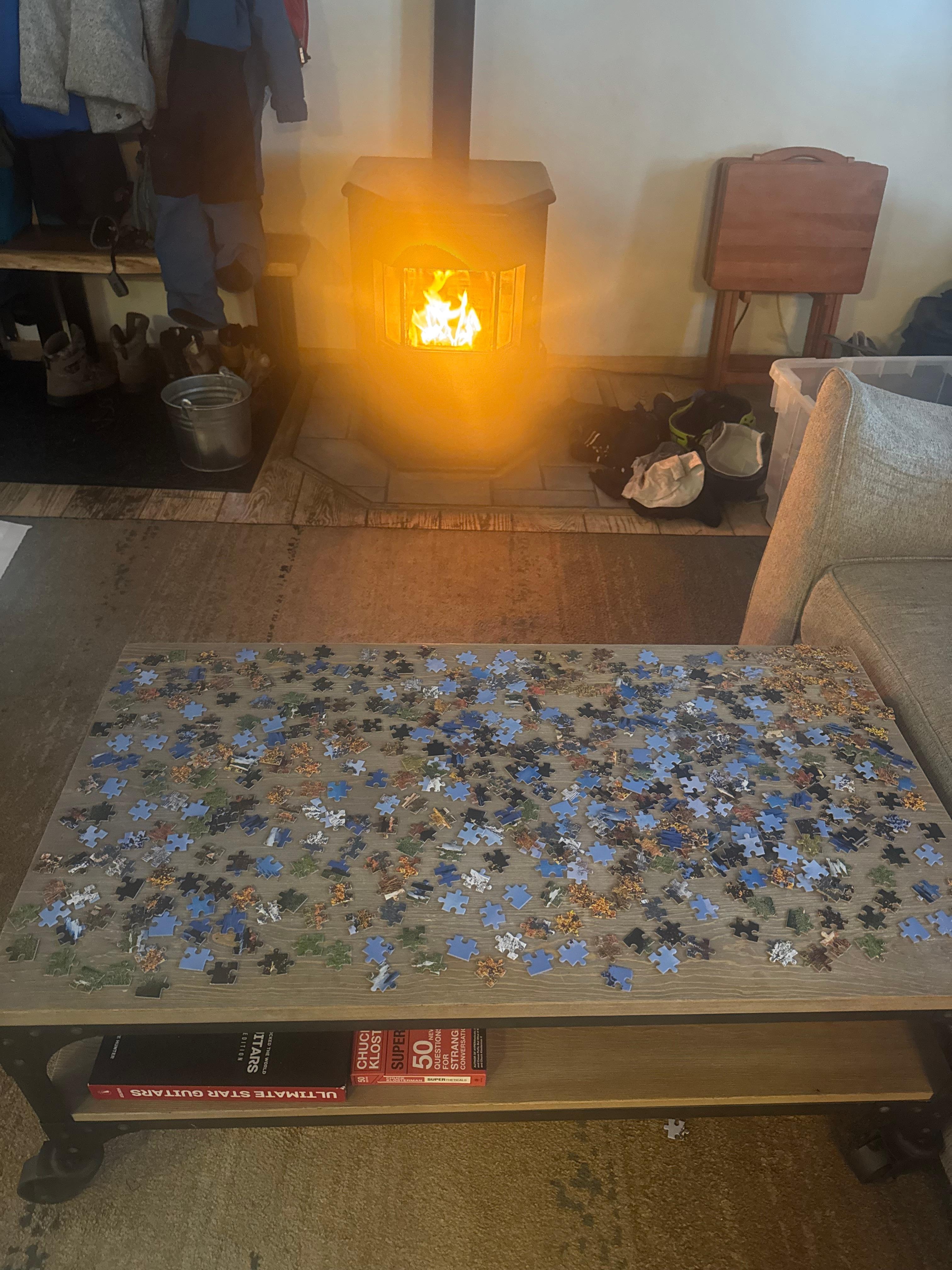 Puzzle by the pellet stove 