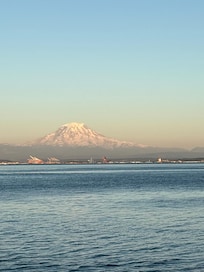 Sunset Glow on Mt.Rainier