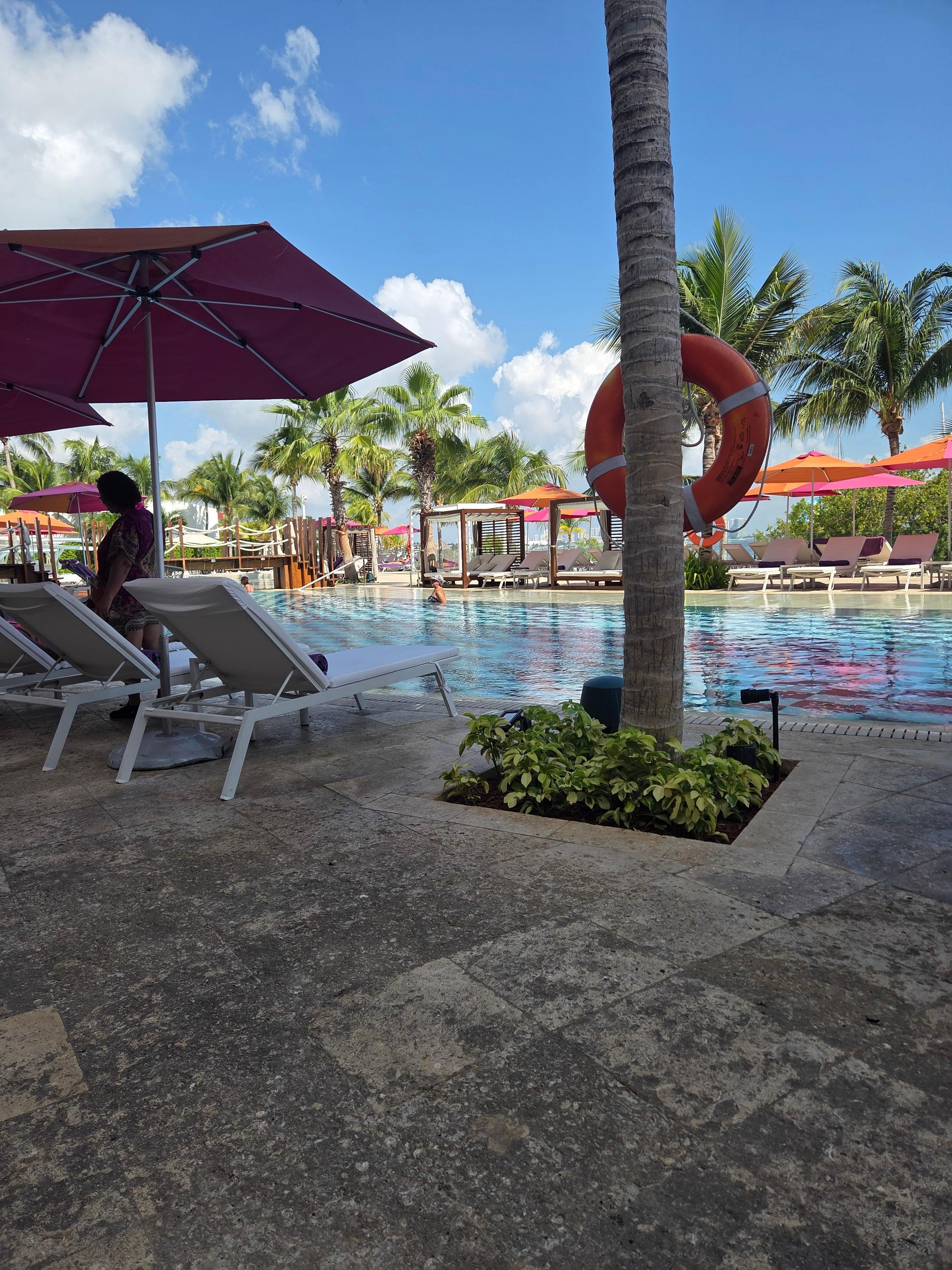 The pool with a swim up bar