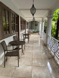 2nd floor veranda area