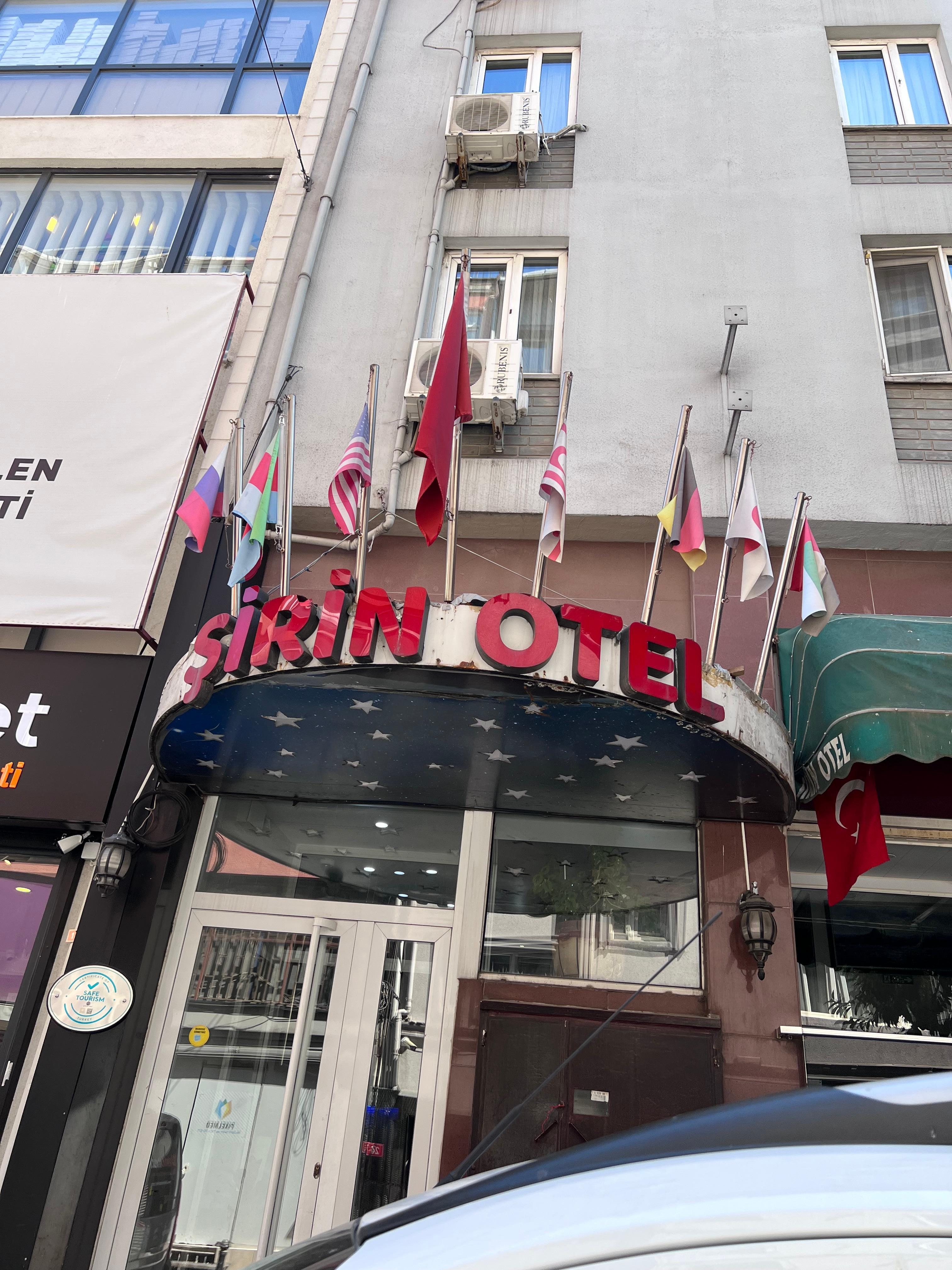 Réservé pour l’hôte l grand as puis nous nous retrouvons à l’hôtel sirin hotel 