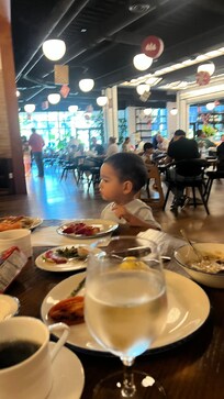 El desayuno es bastante completo, fueron $45 por adulto