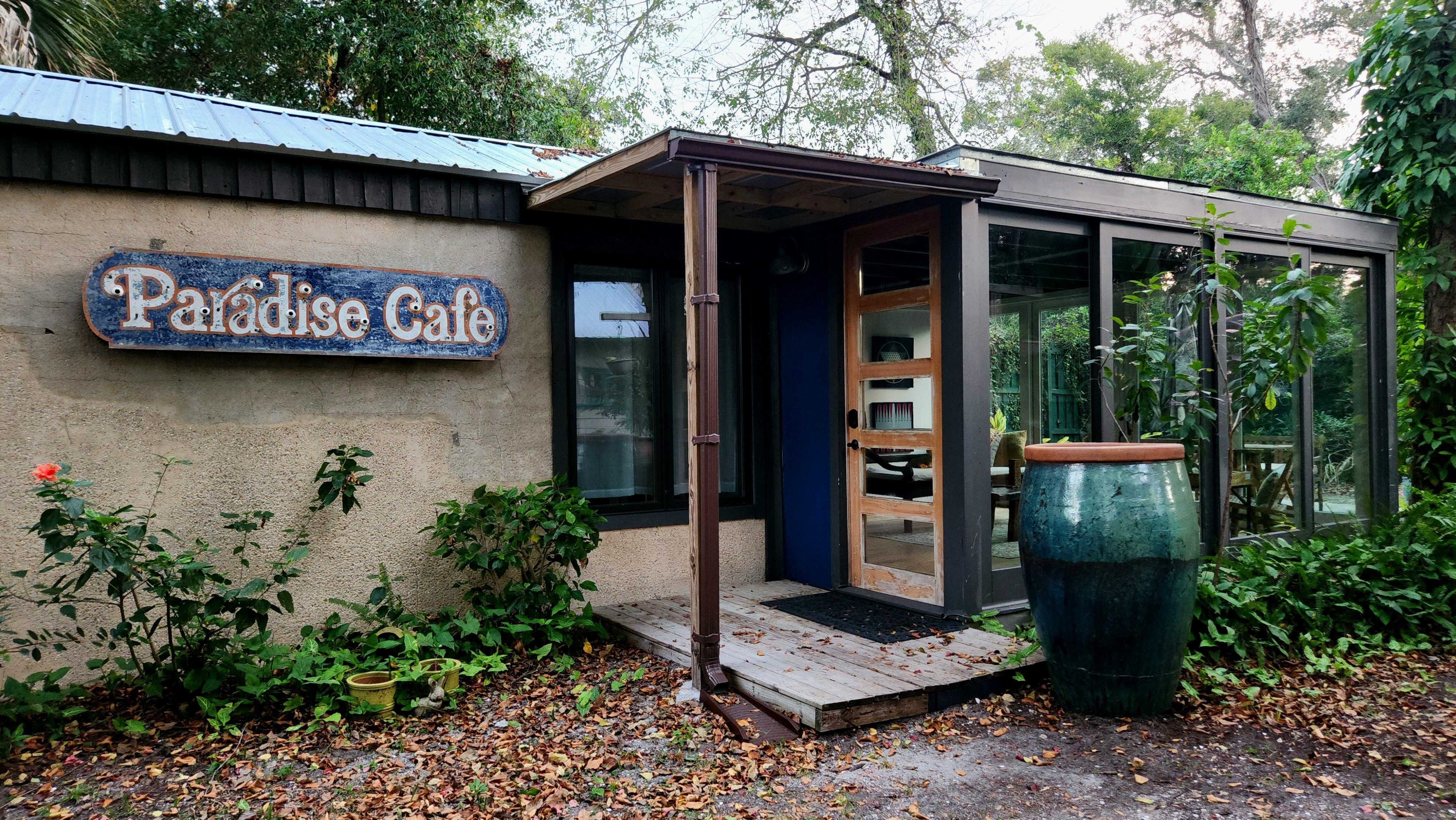 Perfect separate space. Queen bed, full bathroom, kitchen and lounge area for games and movies.