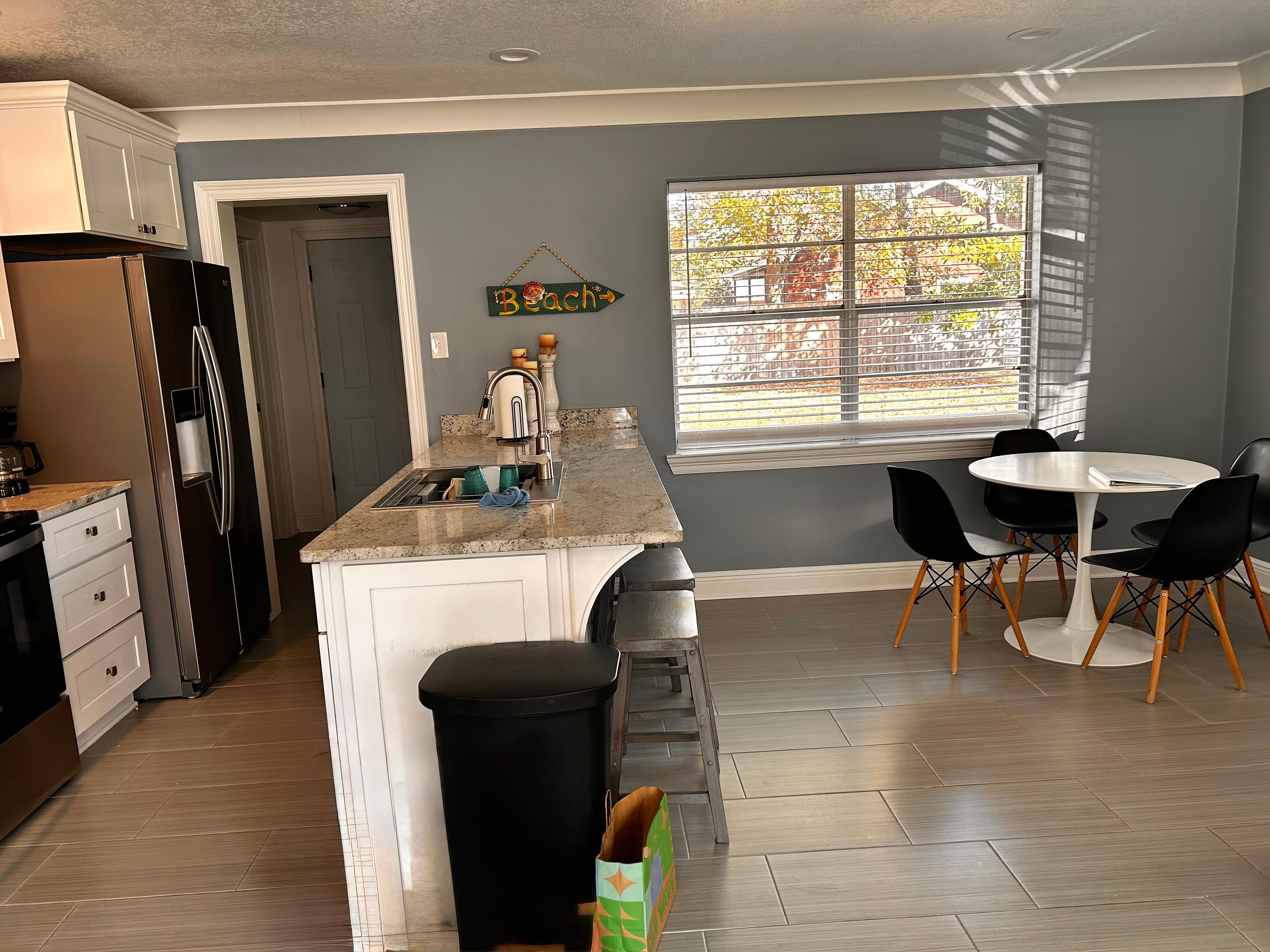 Kitchen/dining area.
