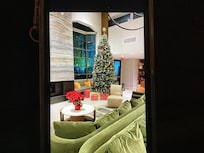 This was the lobby during Christmas time🌲