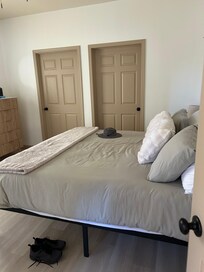 King size bed. Provided the BEST nights sleep for 7 nights straight!