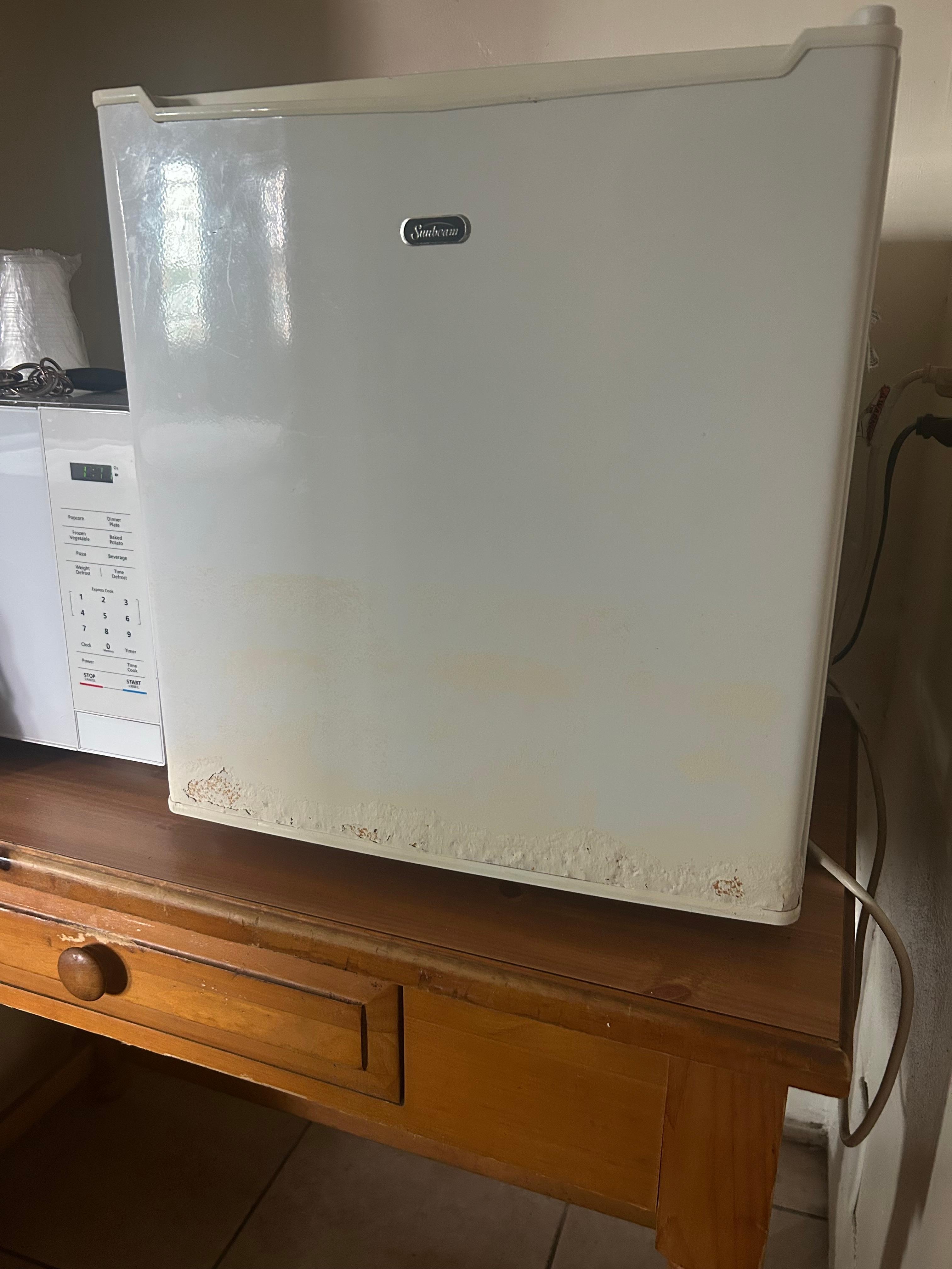 Rusty fridge 