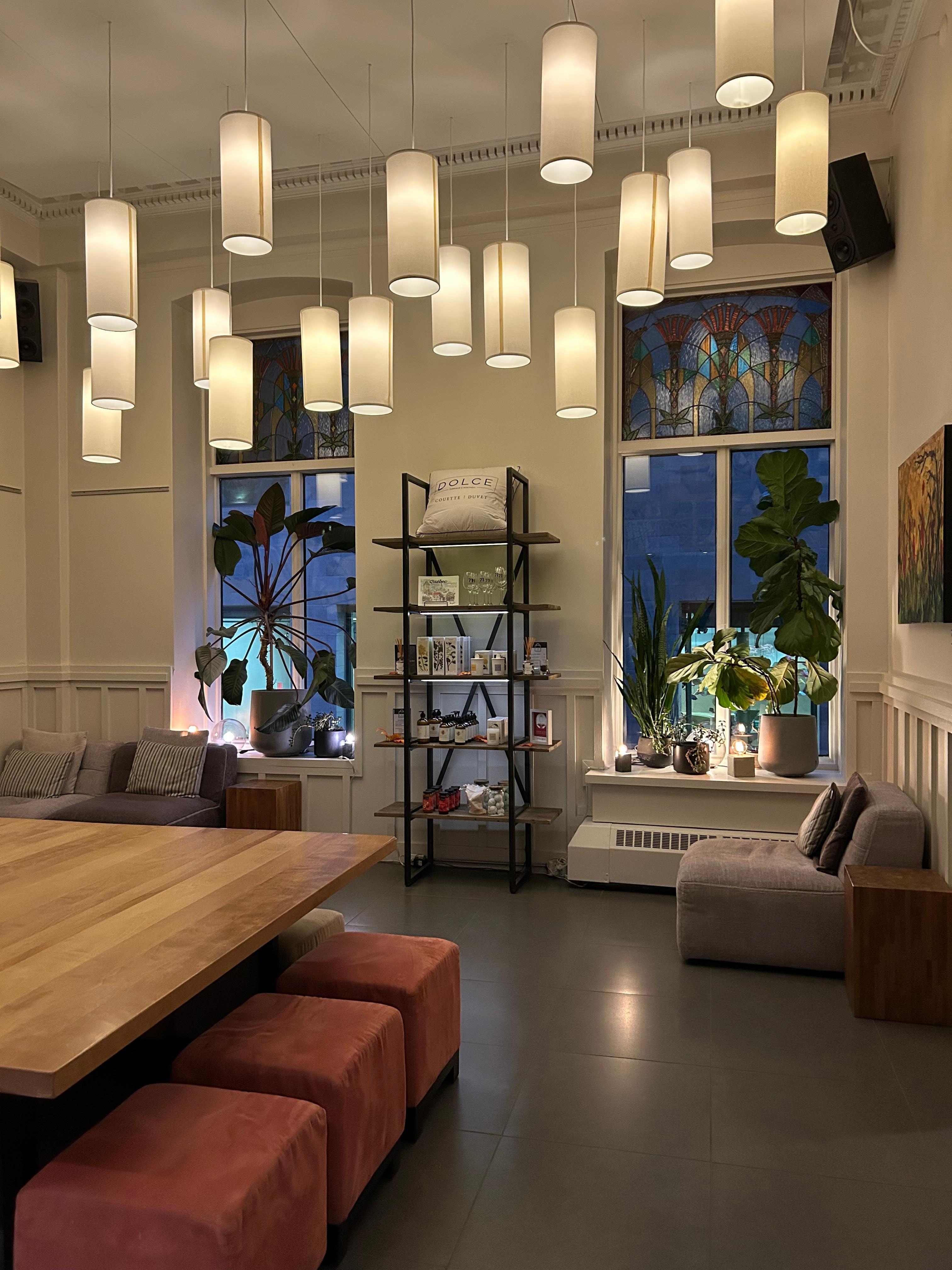 Common area in lobby