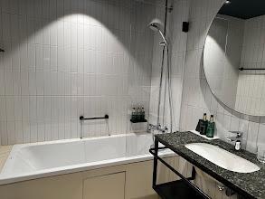 バスルーム
バスタブの有るホテルを選びます。日本人は寒い冬には欠かせない条件。