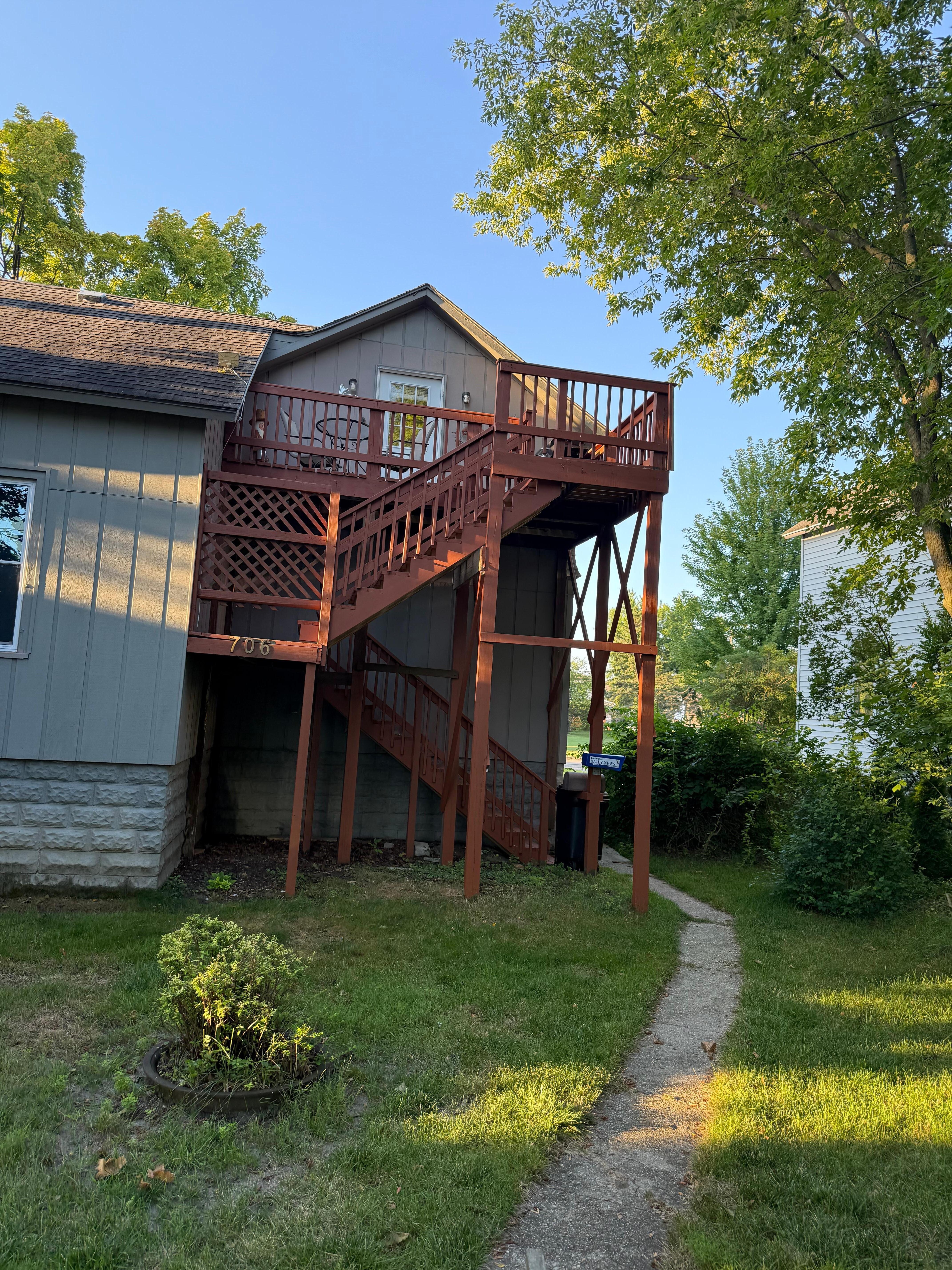 Top floor-up 2 flights of stairs 