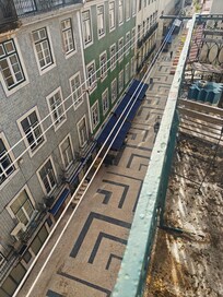 Quiet street in central location